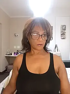 MiraKova – webcam model profile photo Image 16