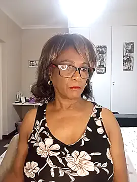 MiraKova – webcam model profile photo Image 8