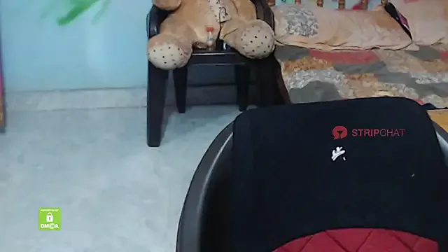 MollyBoston – webcam model profile photo Image 8