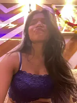 IvyStuart – webcam model profile photo Image 12