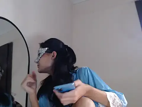 EmmSee – webcam model profile photo Image 18