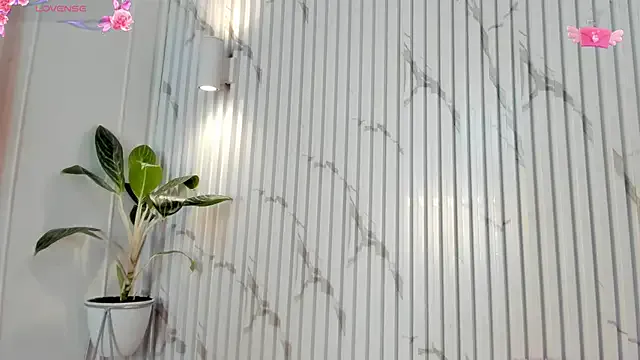 thecatt – webcam model profile photo Image 3