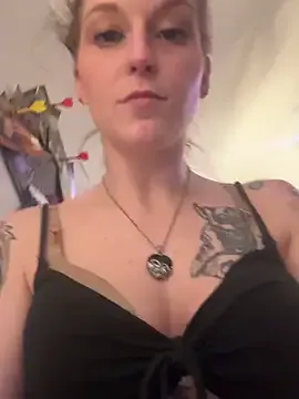 ImplicitWitchybeetch – webcam model profile photo