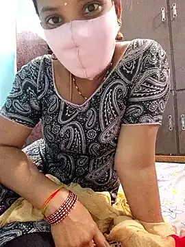 BellaDiNatale – webcam model profile photo Image 14