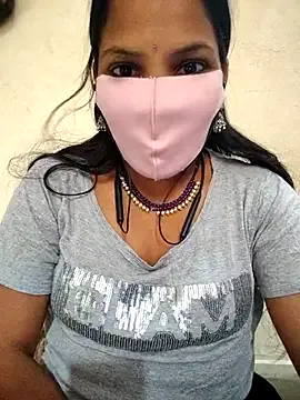 BellaDiNatale – webcam model profile photo Image 9