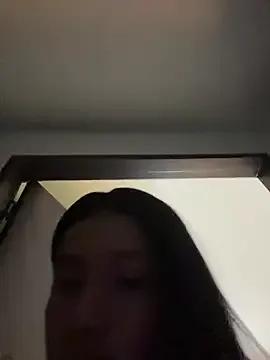 BellaDiNatale – webcam model profile photo Image 9