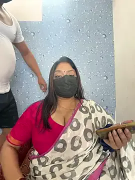 AishaHart – webcam model profile photo Image 4