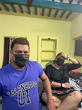 AishaHart – webcam model profile photo Image 9