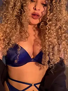 AmberJoulie – webcam model profile photo Image 7