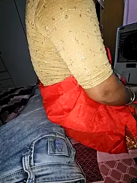 MilaDelays – webcam model profile photo Image 19