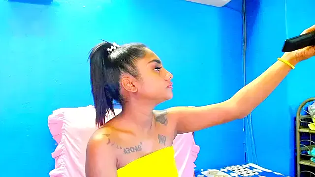 foxy_vivi – webcam model profile photo Image 8