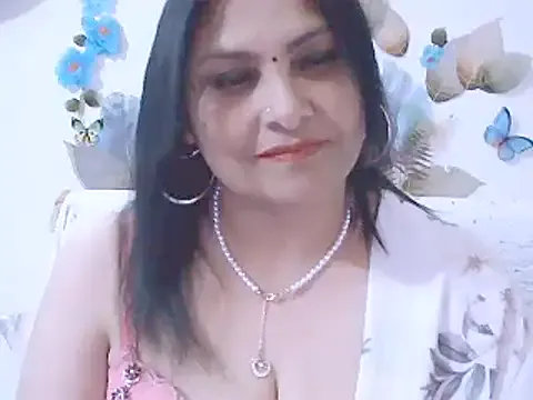 Evie – webcam model profile photo Image 13