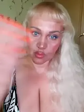 SophieMazzone – webcam model profile photo Image 14