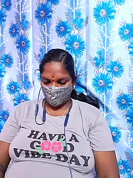 EsmeBrowm – webcam model profile photo Image 10