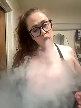 MilaDelays – webcam model profile photo Image 2