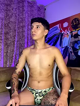 YasmienAtos – webcam model profile photo Image 15