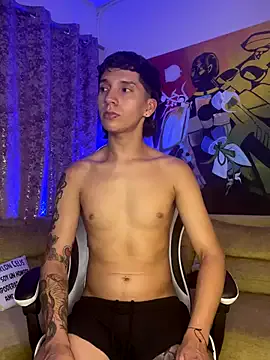 YasmienAtos – webcam model profile photo Image 6