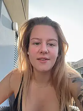 EsmeBrowm – webcam model profile photo Image 5