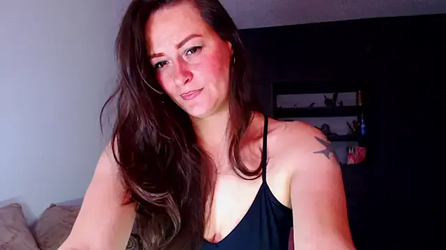 MadisonCrush – webcam model profile photo Image 13