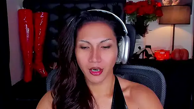 JadeScarlet_LoveLace Image 2