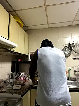 MiraKova – webcam model profile photo Image 13