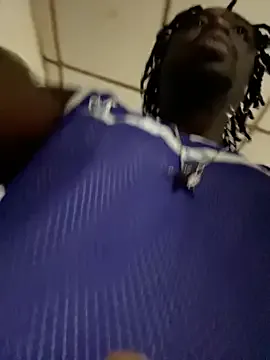 MiraKova – webcam model profile photo Image 3