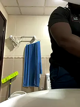 MiraKova – webcam model profile photo Image 5