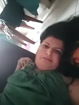 MadelineLane – webcam model profile photo Image 14