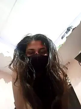 ROSE-ELEENA – webcam model profile photo Image 2