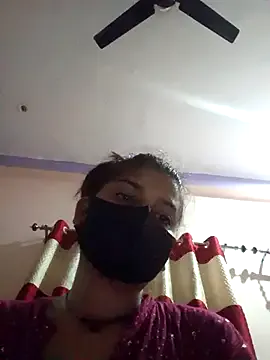 ROSE-ELEENA – webcam model profile photo Image 3