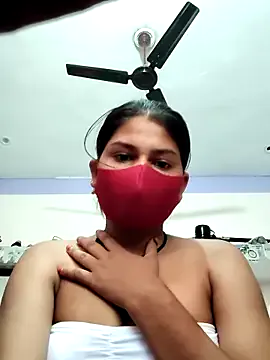 ROSE-ELEENA – webcam model profile photo Image 4