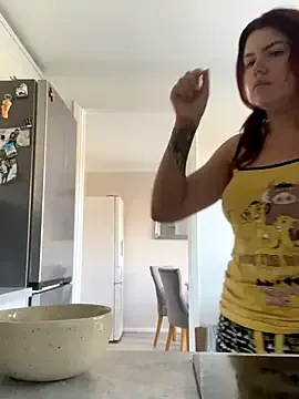 EsmeBrowm – webcam model profile photo Image 12