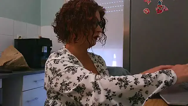 Dolce – webcam model profile photo Image 11