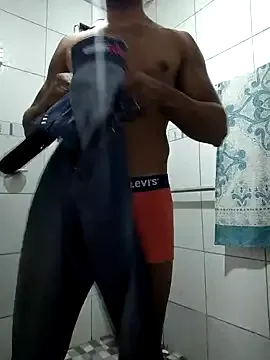 AdrianaAndrade – webcam model profile photo Image 3