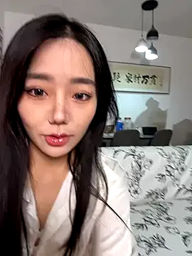 Yelaine – webcam model profile photo Image 16