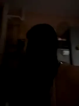 Yelaine – webcam model profile photo Image 17