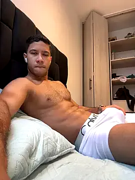 LiaWest – webcam model profile photo Image 3
