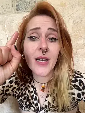 EsmeBrowm – webcam model profile photo Image 10