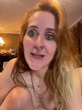 EsmeBrowm – webcam model profile photo Image 12