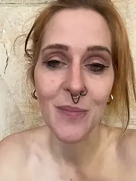 EsmeBrowm – webcam model profile photo Image 5