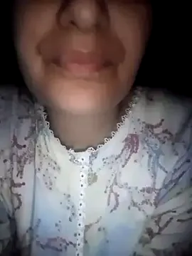 Dolce – webcam model profile photo Image 3