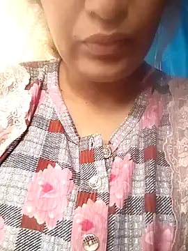 Dolce – webcam model profile photo Image 6