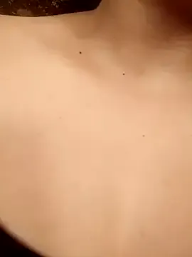 Dolce – webcam model profile photo Image 8