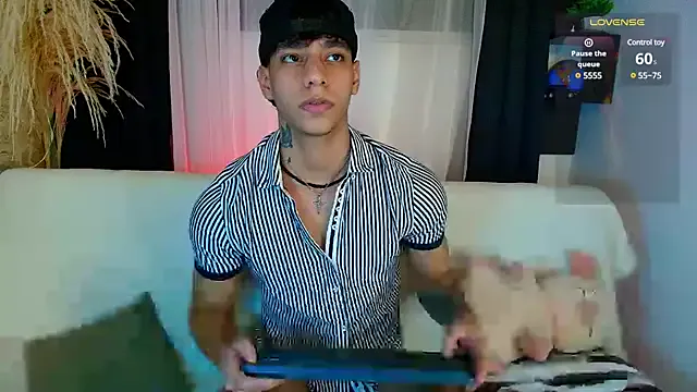 sayaka_xo – webcam model profile photo Image 3