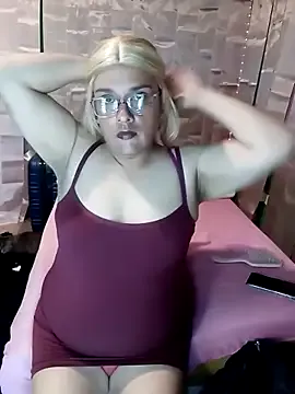 RoxyBuch – webcam model profile photo Image 7