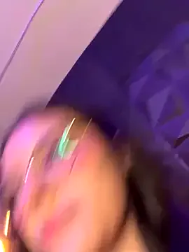 jucieLussie – webcam model profile photo Image 3