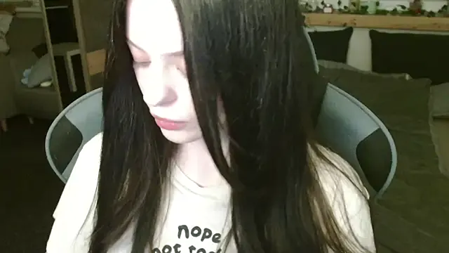 _Alice_1 – webcam model profile photo Image 15