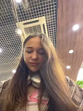 Seline – webcam model profile photo Image 18