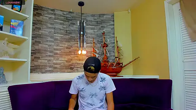 -The-sweet-couple- – webcam model profile photo Image 3