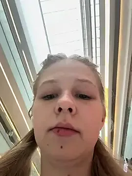 julie-bae Image 3